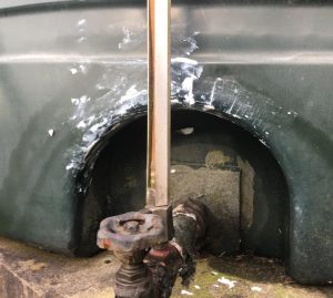 Cracked plastic oil tank and fuel gauge